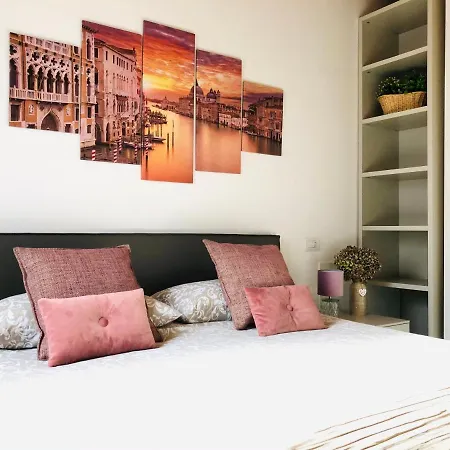 Stepandgo Navigli ميلان