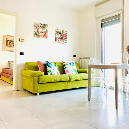 Stepandgo Navigli * ميلان
