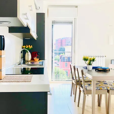 Stepandgo Navigli * ميلان