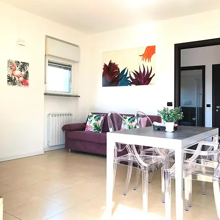 Stepandgo Navigli * ميلان