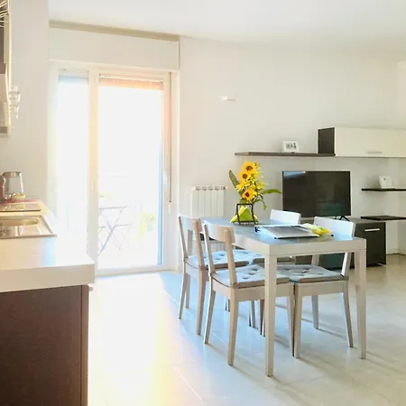 Stepandgo Navigli * ميلان